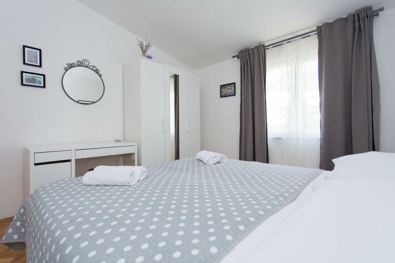 Apartments Pinery Makarska Eksteriør billede