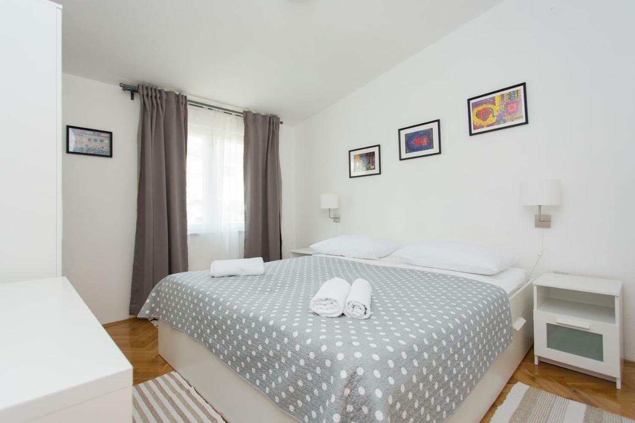 Apartments Pinery Makarska Eksteriør billede